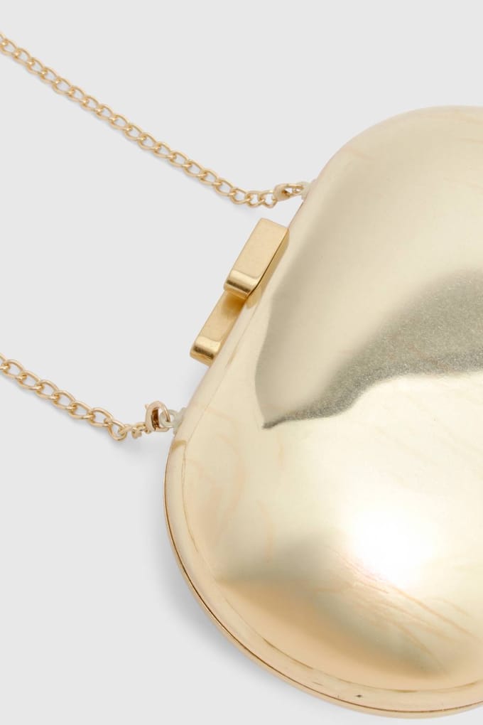 boohoo Dames Geborstene Gouden Metaal Ovale Clutch Tas
