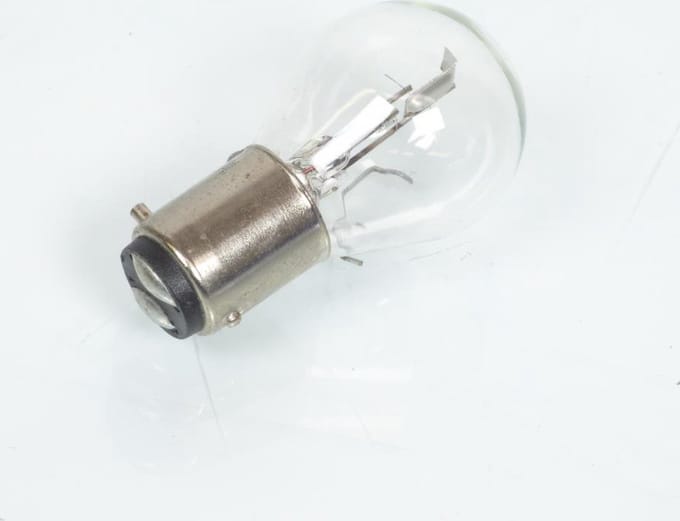 Lampje RSM BAX15d 6V 15/15W Nieuw voor motor auto bromfiets oud