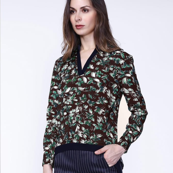 Satin Col-V Blouse en bladeren print