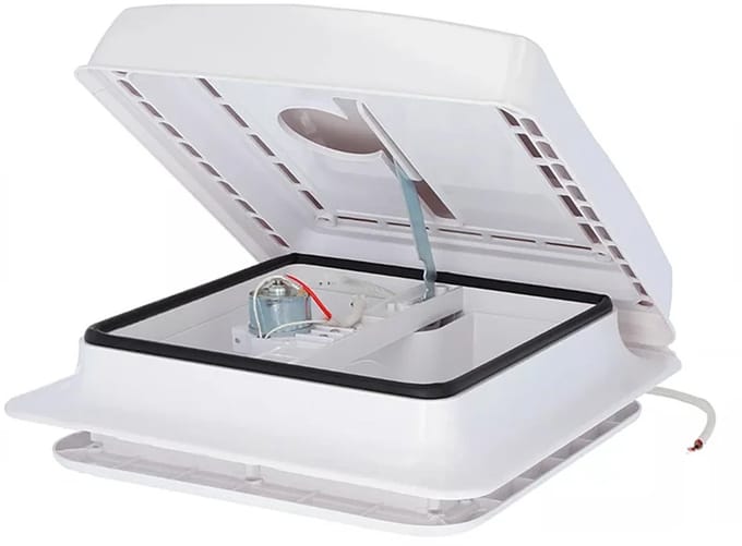ProPlus Dakluik - 28 x 28 cm - 12 Volt - Zonder permanente ventilatie - met Ventilator - Maximale openingshoek 50° - Wit