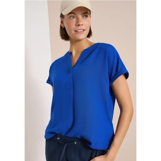 Blouse met korte mouwen en gespleten hals