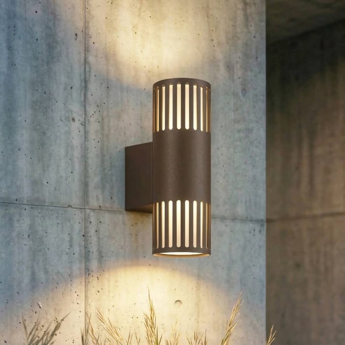 Lindby - Wandlamp buiten - 2lichts - IJzer, polycarbonaat - H: 32.4 cm - E27 - bruin, opaal