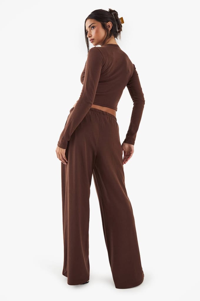 Dames DSGN Studio Geborduurd Ribgebreide Wijde Pijpen Broek | Chocoladebruin | Maat: 3XL