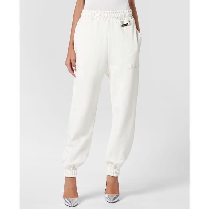 Broek Signature
