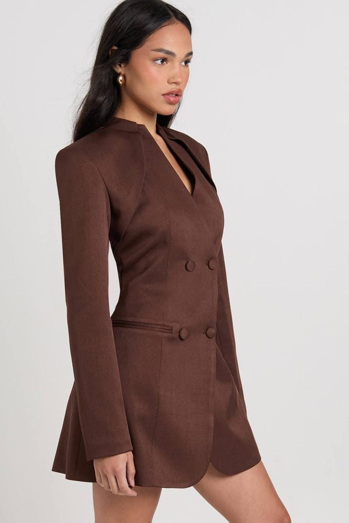 boohoo Dames Kraagloze Blazerjurk met Knoopsluiting | Chocoladebruin | Maat: 40