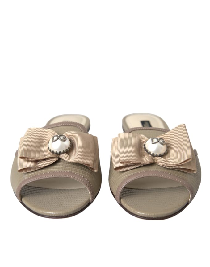 Boogversierde Leren Slippers
