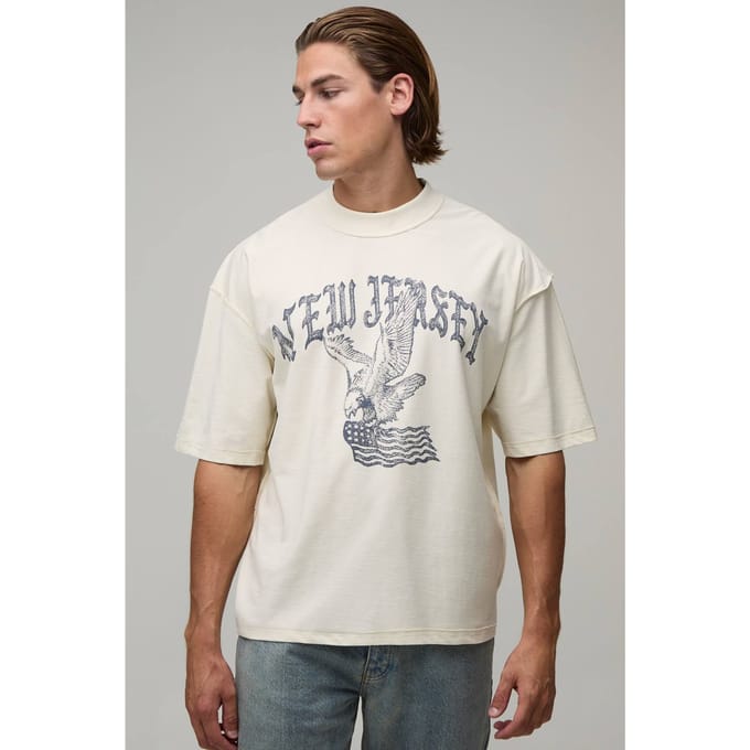 Ecru Oversized Boxy T-shirt Met Zichtbare Naden En New Jersey Print | Size Large