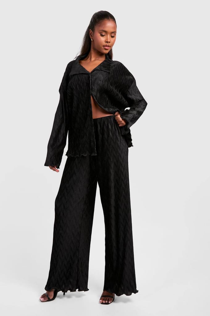 boohoo Dames Wave Plisse Relaxed Fit Shirt | Zwart | Maat: 34