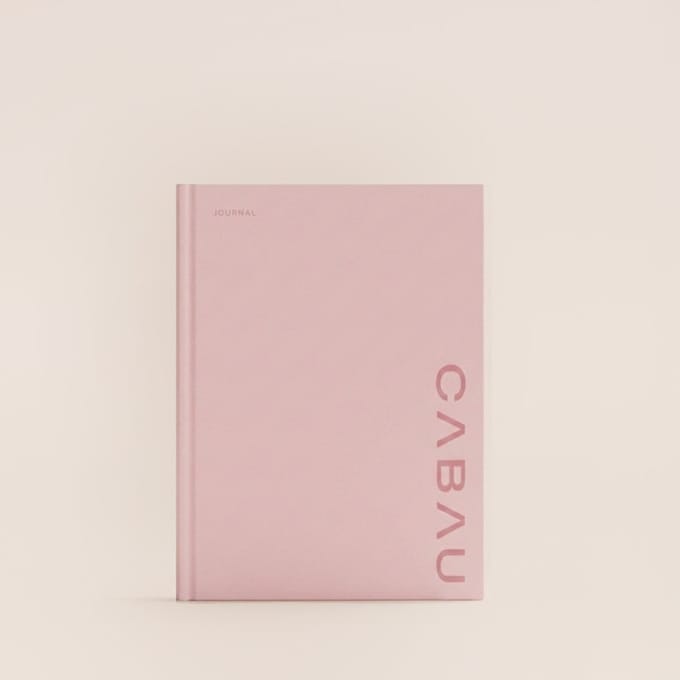 Cabau – Bloom Journal – Planner – Pink – Dagelijkse Planning & Quotes – Ongedateerde Dagplanner met Linnen Kaft – 248 Pagina's