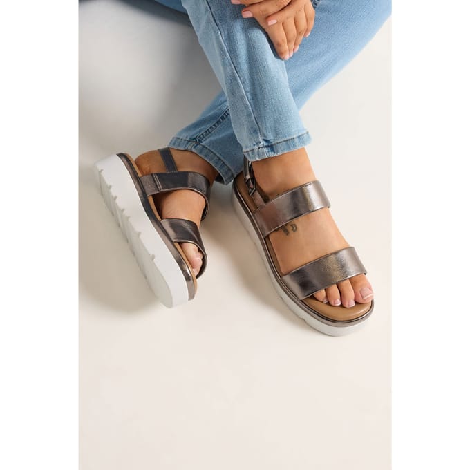 Yours Grijze Imitatieleren Gewatteerde Sleehaksandalen In Extra Brede Eeepasvormsize 42EEE