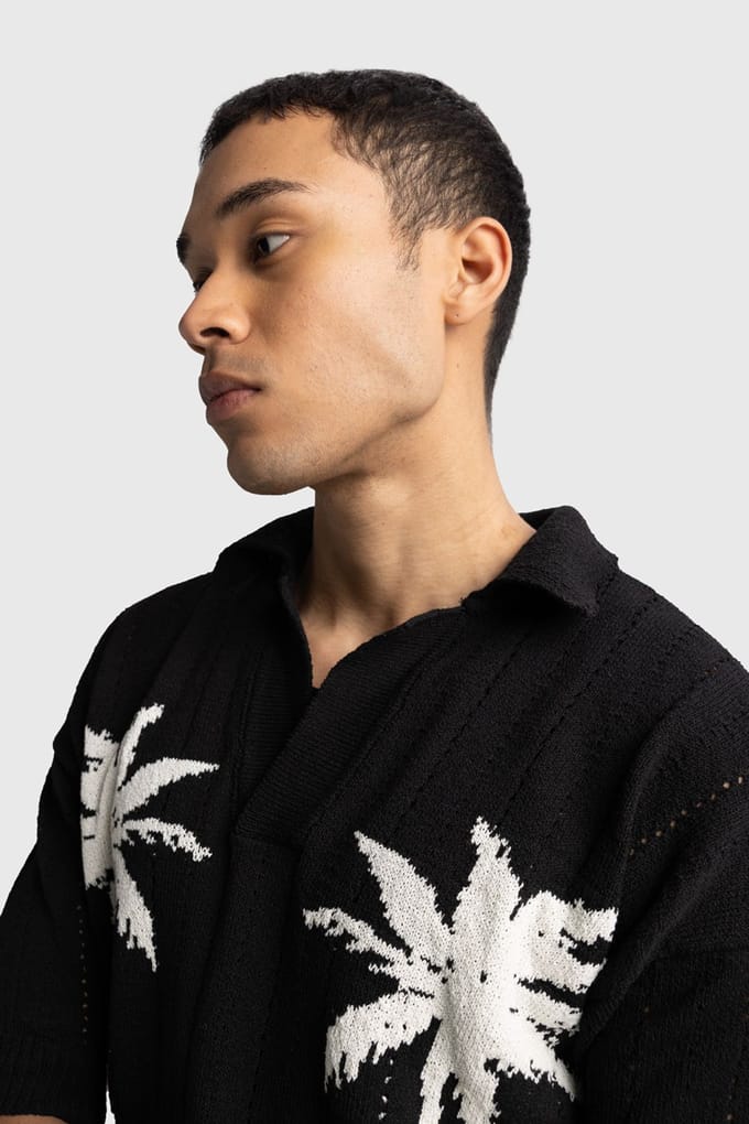 Heren T-shirt met tropische print en V-hals
