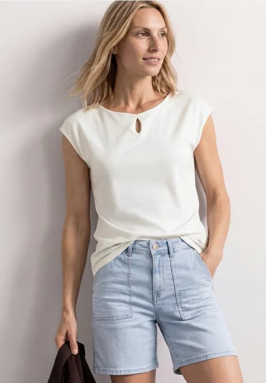 Shirt met afhangende schouders en uitsnijding