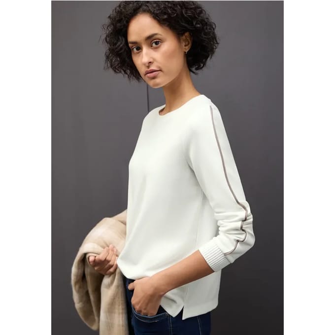 A324003 shirt w.kick details