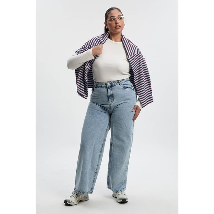 Dames Boohoo Basics Plus jeans met rechte pijp | Light Wash | Maat: 28