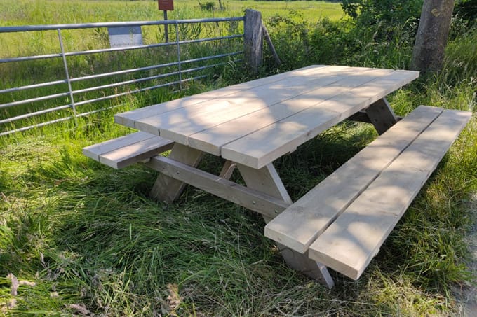 Rockwood® Picknicktafel Oud Baddinghout 1.80m (5cm dikte) extra breed blad 1.80m