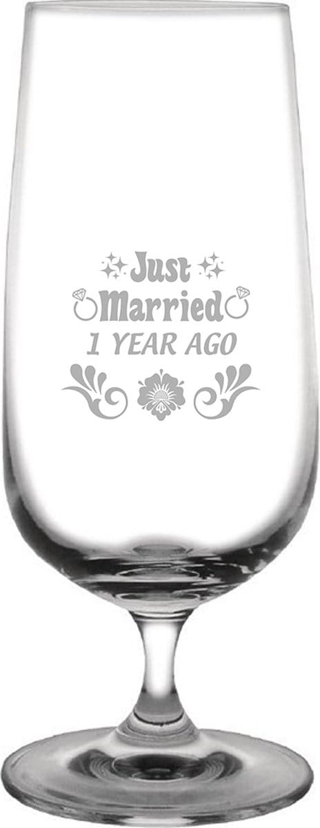 Gegraveerde Bierglas op voet 41cl Just Married 1 year ago
