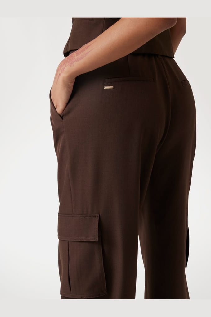 GUESS  Eco Matea Perfect Cargo Regal Brown Multi Taglia: M | Pantaloni cargo Outlet | Donna | Marrone