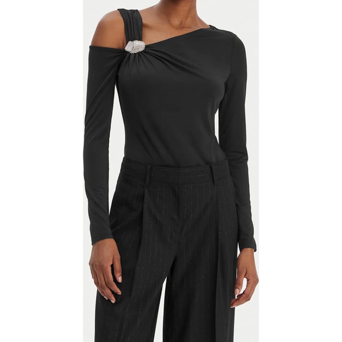top asymmetrische zwarte vrouw