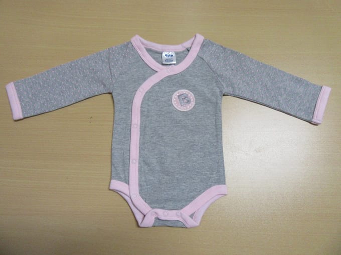 2 pack bodyset grijst met rose , open body , dirkje 6maand 68
