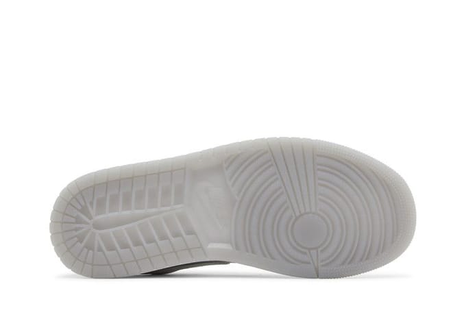 Jordan 1 Low SE Argent Métallique (aux femmes) 38.5 gray