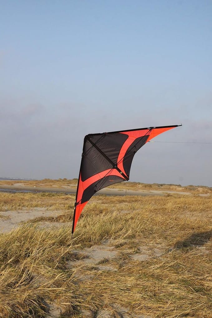 Vlieger Amigo - Vlieger - Buiten Spelen - Stevig Ontwerp - 1.35 Meter - Rood
