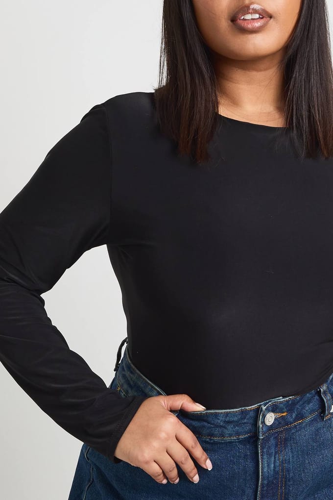 boohoo Dames Plus Dubbele Laag Slinky Lange Mouw Bodysuit | Black | Maat: 18