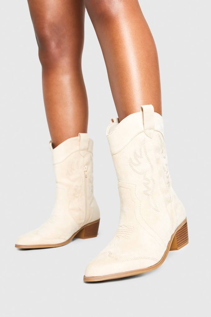 boohoo Dames Brede pasvorm neppe suede tab western cowboylaarzen | Beige | Maat: 36