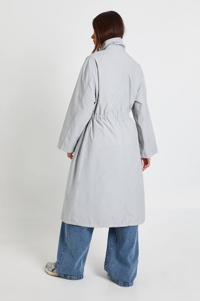 boohoo Dames Getextureerde Trenchcoat Met Getailleerde Taille En Trechterhalskraag | Grey | Maat: 12