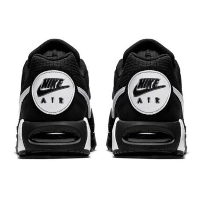 Baskets Nike Air Max IVO Noir Blanc Homme 580518-011 44 black
