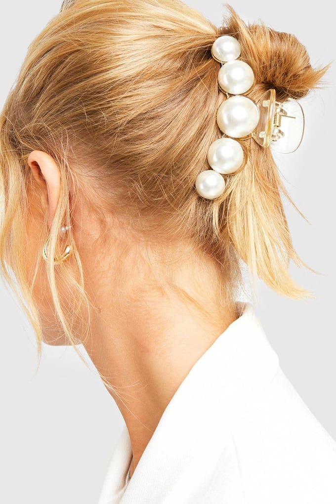 boohoo Dames Large Parel Klauwclip | White