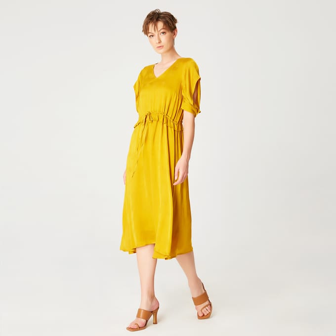 V-neckline midi-jurk met trekkoordriem