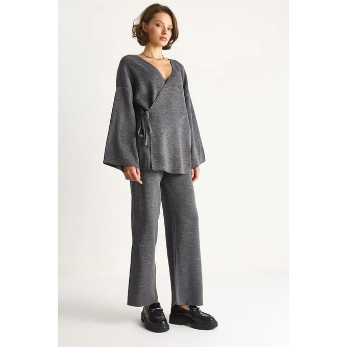 Dubbelzijdige Strikblouse en Wijde Pantalon Set