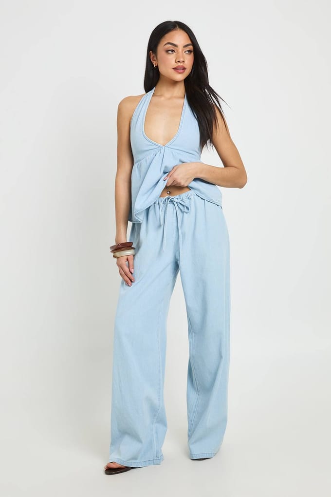 boohoo Dames Chambray Haltertop Met Schommelmodel | Licht Gebleekt | Maat: 36