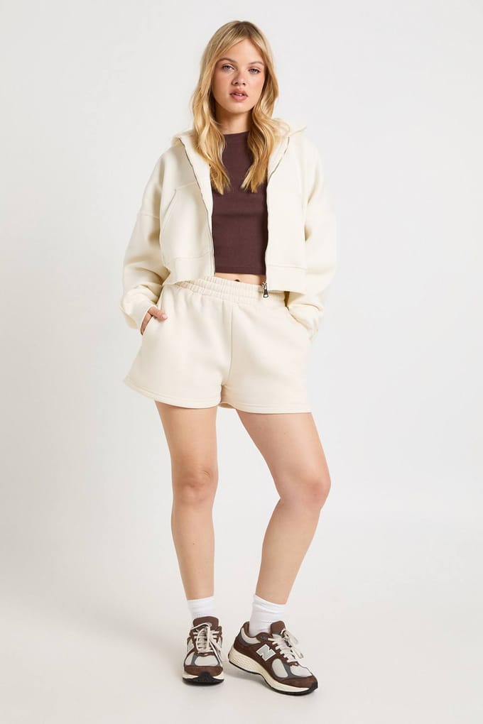 boohoo Dames Petite Sweatshort Met Hoge Taille En Interne Trekkoord | Ecru | Maat: Medium