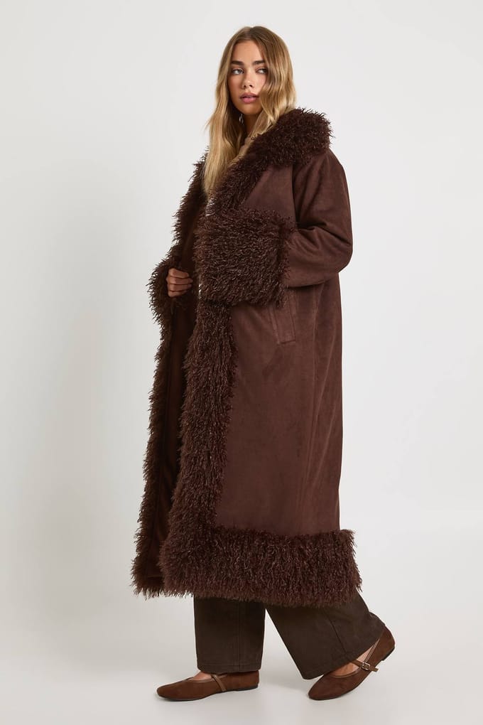 boohoo Dames Namaakbontaccent Namaaksuede Maxi Jas | Chocolate | Maat: 12