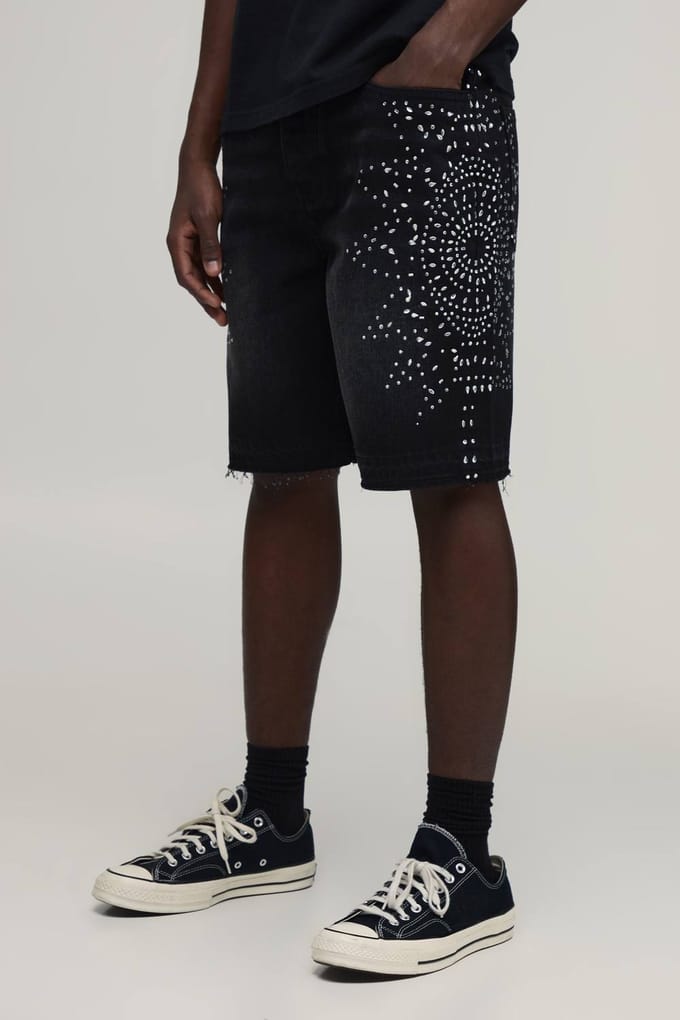 Relaxed Denim Shorts Met Strassteentjes En Ruwe Zoom | Washed Black | Size 34