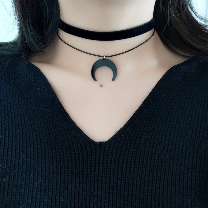Choker - Dubbele ketting - Velvet - Zwart - Hangertje - Maan