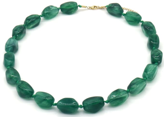 Ketting met acryl kralen - groen - 47-55 cm - dames - modieuze look