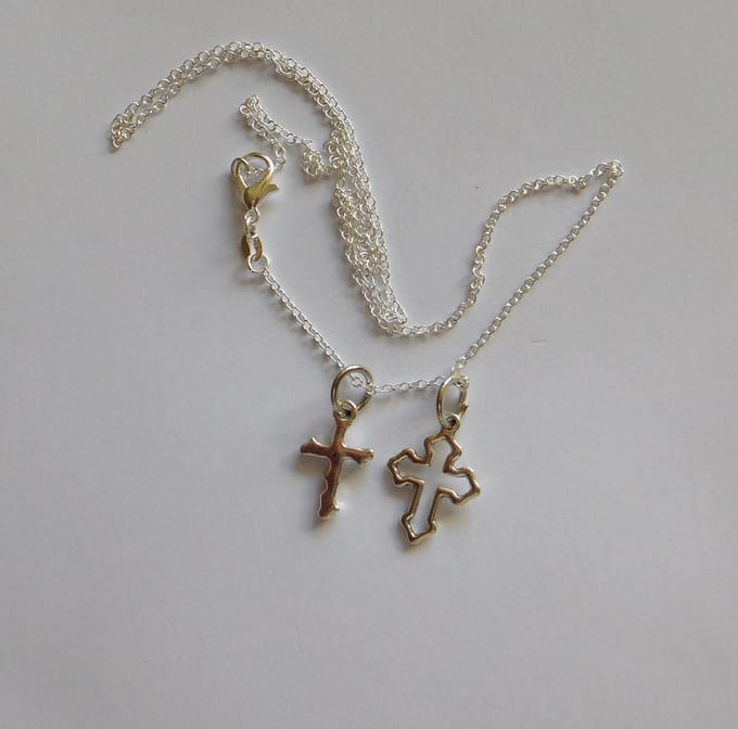 Ketting met 2 kruisjes zilverkleur