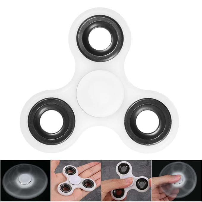 Tri Fidget Spinner 360 graden Handvinger Spinner Hybride Rotatie Lager Spin Widget Focus Speelgoed Nylon PA white