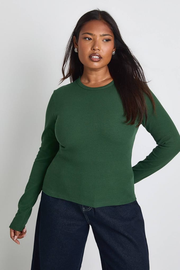 boohoo Dames Plus Basic Geribbelde Lange Mouwen Getailleerde Longline Top | Woud | Maat: 46