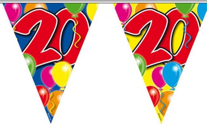 Vlaggenlijn 20 jaar - 2x - 10 meter - plastic - Leeftijd - 20e verjaardag vlaggetjes - slinger - feestversiering