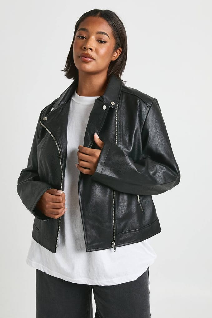 boohoo Dames Plus Kunstleren Bikerjas | Zwart | Maat: 52