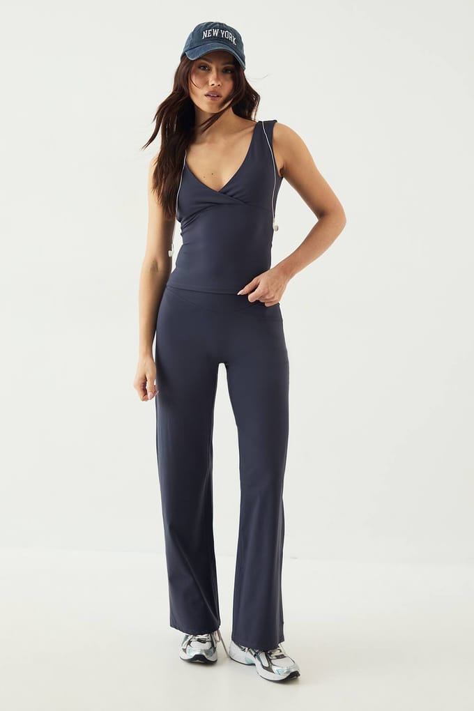 Dames DSGN Studio Ultra Sculpt Wikkel Voorkant Gevoerde Vest Top | Midnight | Maat: Large