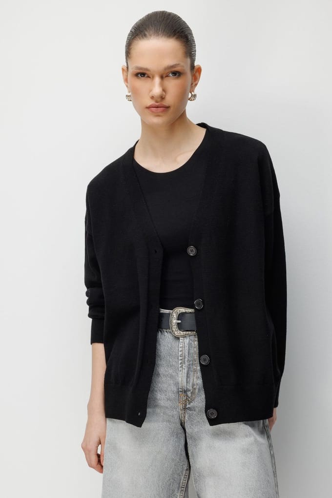 Lange Geribbelde Gebreide Cardigan met V-hals en Knopen Sluiting