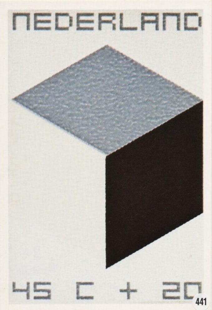 Briefkaart met afbeelding Cubische constructie postzegel