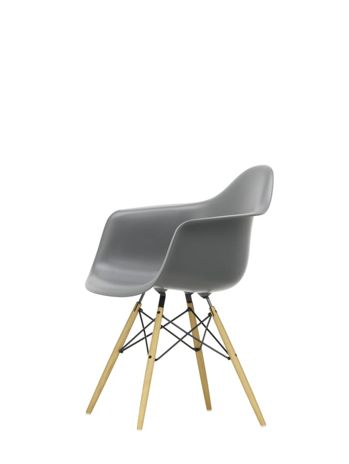 Vitra - DAW Eames Plastic Armchair - granietgrijs RE - honingkleurig essenhout - 4 - 6 Wochen