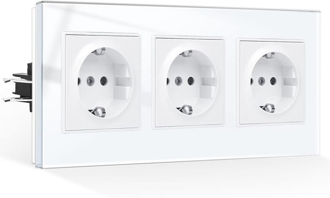 Driegangs Aansluiting met Klauwen en Gehard Glazen Paneel - Geaard 16A 250V