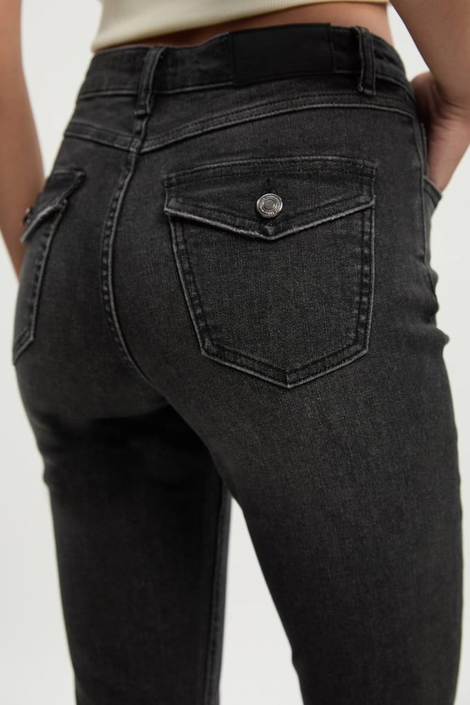 boohoo Dames Midden taille Y2K bootcut jeans | Washed Black | Maat: 16