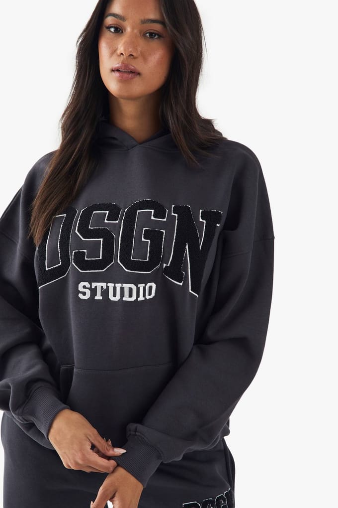 Dames DSGN Studio Badstof Applique Oversized Hoodie | Houtskool | Maat: Small
